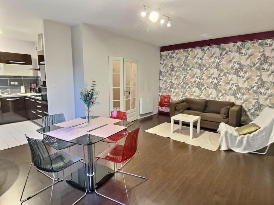 Appartement En Residence, Blois Bagian luar foto